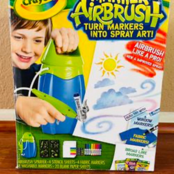 Crayola Marker Air Brush Sprayer with Washable Markers and Paper - Picture 1 of 1